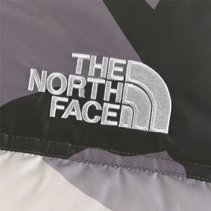 NFC TNF✖️KAWS 𝟏𝟗𝟗𝟔 ， ！ KAWS ❗️ ‼️ ， KAWS ， 、 ， ， ， 、 ， ！ ， ， ‼️ 1⃣️ 700D ，85% ， 253g， 800/900 ， TNF 2⃣️gotex ， ！ ， ， ！！！ 3⃣️ 1996 、 ， ， ， ！ ！ ， ！！ 4⃣️ 🉑️ ， ， ， SIZE:S-XXL